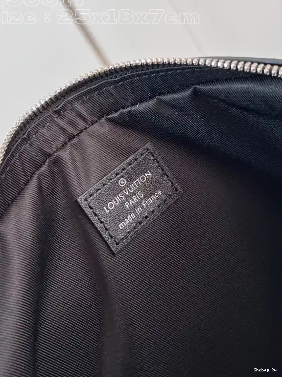 VUITTON LOUIS MESSENGER TRIO 0517